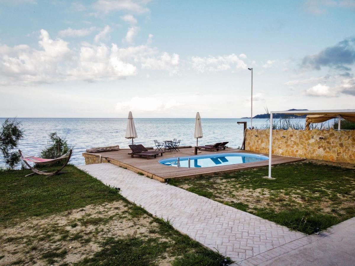 Seashore Stream Suites Alykes  Exterior foto